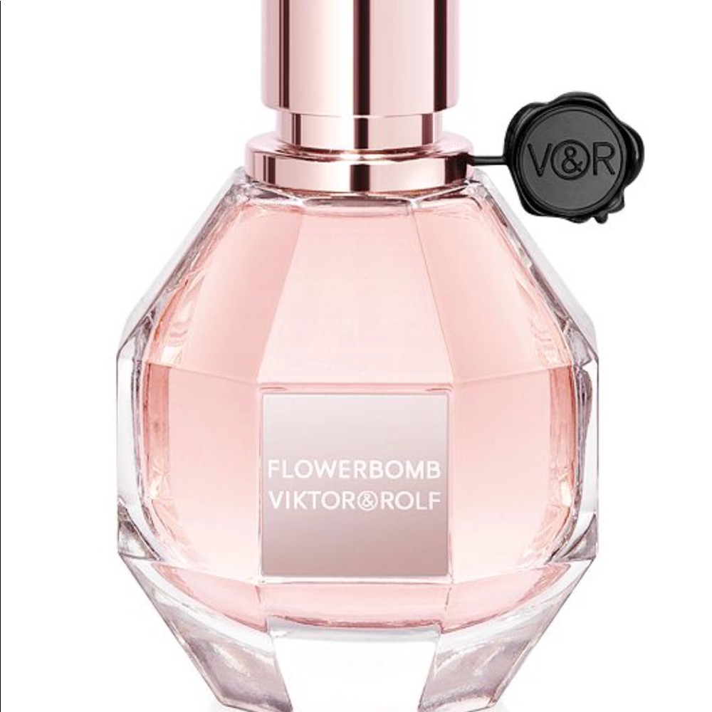 Victor and Rolf Flower Bomb 🌸🌸 (1.7 fl oz)